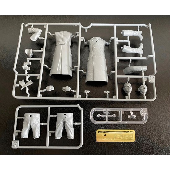 1/16 Desert Fox Figure with Telescope parts 1/16 Desert Fox Figure with Telescope parts