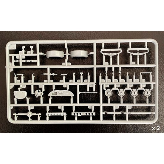 1/35 Saigon Shuttle Motor-Tricycle Depot and Driver (2 tricycles and 1 figure) 1/35 Saigon Shuttle Motor-Tricycle Depot and Driver (2 tricycles and 1 figure)