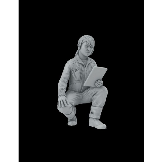1/32 Female Colonial Mechanic 1/32 Female Colonial Mechanic