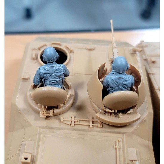1/48 ROKA Tank Crew 1/48 ROKA Tank Crew