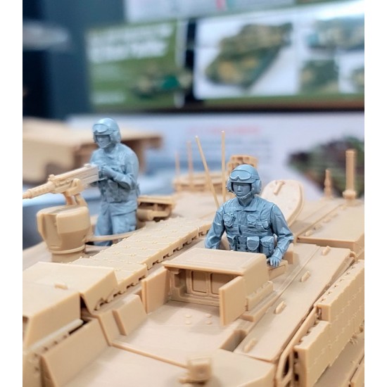 1/48 ROKA Tank Crew 1/48 ROKA Tank Crew