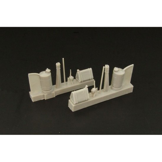 1/48 Oilcans, Tins and Accessories 1/48 Oilcans, Tins and Accessories