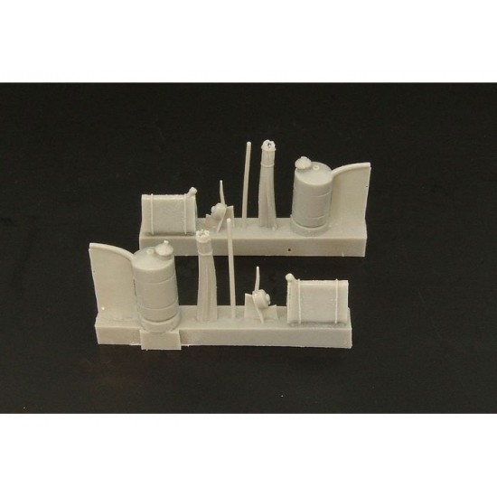 1/48 Oilcans, Tins and Accessories 1/48 Oilcans, Tins and Accessories