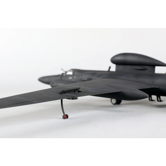 1/48 Lockheed U-2R Dragon Lady Senior Span 1/48 Lockheed U-2R Dragon Lady Senior Span