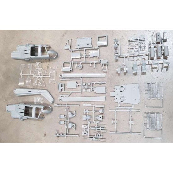 1/18 Bell UH-1 Iroquois Huey B 1/18 Bell UH-1 Iroquois Huey B