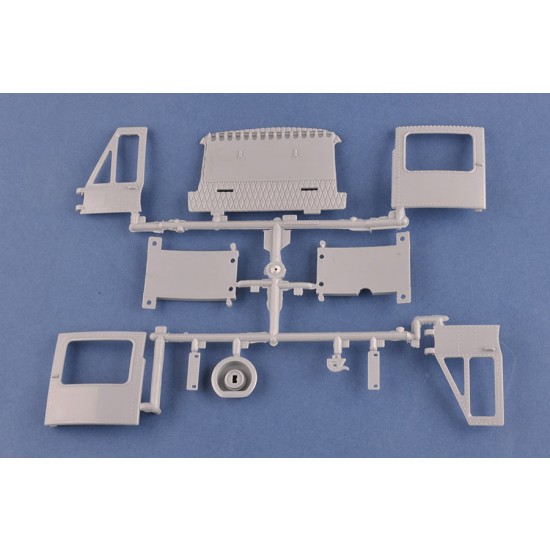 1/18 Bell UH-1 Huey B/C 1/18 Bell UH-1 Huey B/C