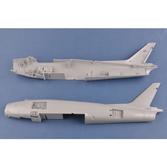1/18 North American F-86F-30 Sabre 1/18 North American F-86F-30 Sabre