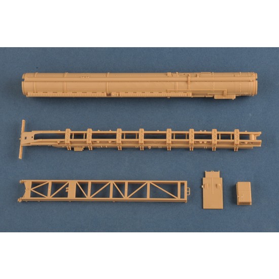 1/72 15U175 TEL of RS-12M1 Topol-M ICBM complex 1/72 15U175 TEL of RS-12M1 Topol-M ICBM complex