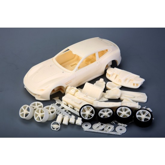 1/24 Ferrari GTC4 Lusso (resin kit) 1/24 Ferrari GTC4 Lusso (resin kit)