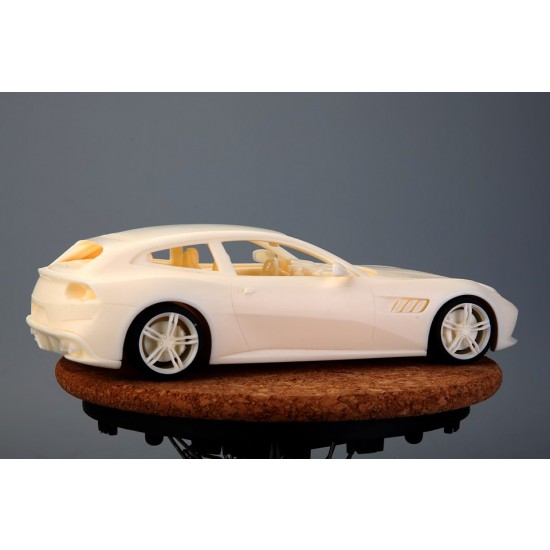 1/24 Ferrari GTC4 Lusso (resin kit) 1/24 Ferrari GTC4 Lusso (resin kit)