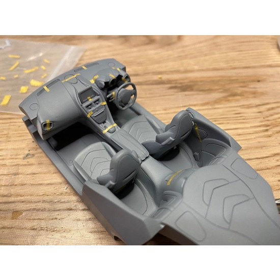 1/24 Aston Martin DBS Superleggera Sports Car 1/24 Aston Martin DBS Superleggera Sports Car
