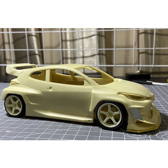 1/24 Rocket Bunny GR Yaris (HKS) 1/24 Rocket Bunny GR Yaris (HKS)