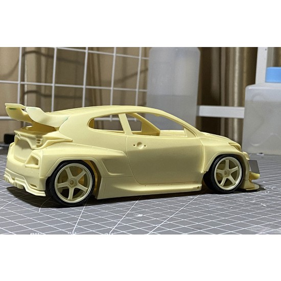 1/24 Rocket Bunny GR Yaris (HKS) 1/24 Rocket Bunny GR Yaris (HKS)