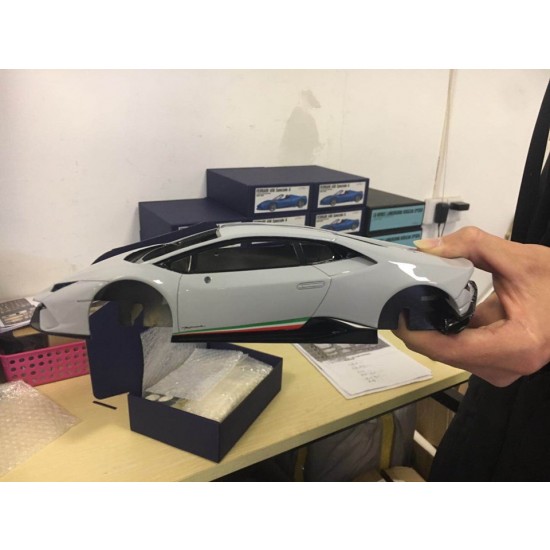 1/18 Lamborghini Huracan Performante LP 640-4 (resin kit) 1/18 Lamborghini Huracan Performante LP 640-4 (resin kit)