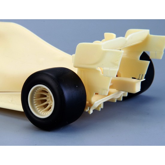 1/20 Mercedes AMG F1 W10 1/20 Mercedes AMG F1 W10