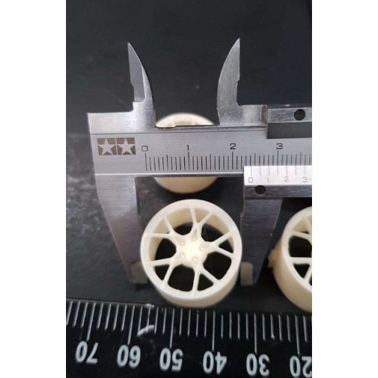 1/24 Bugatti Chiron Wheels for Zero-400-Zero (Decal & Resin Wheels) 1/24 Bugatti Chiron Wheels for Zero-400-Zero (Decal & Resin Wheels)