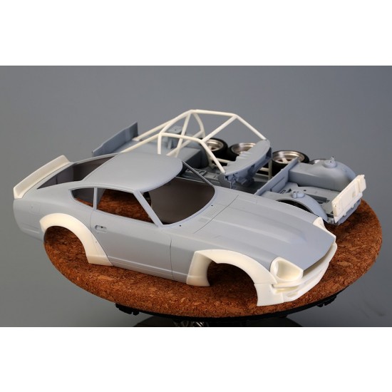 1/24 RB Nissan 240Z Wide Body Transkit for Hasegawa kit #21217 (HC-17) 1/24 RB Nissan 240Z Wide Body Transkit for Hasegawa kit #21217 (HC-17)