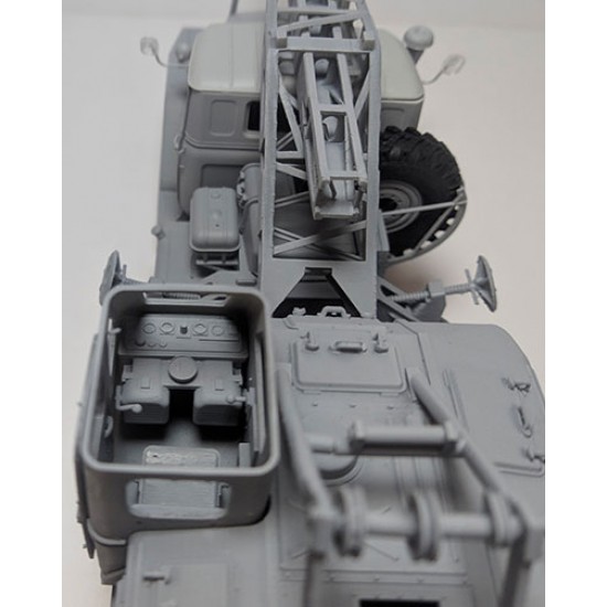1/35 Ural 375D 8T210 Crane Conversion Set for Trumpeter kit 1/35 Ural 375D 8T210 Crane Conversion Set for Trumpeter kit