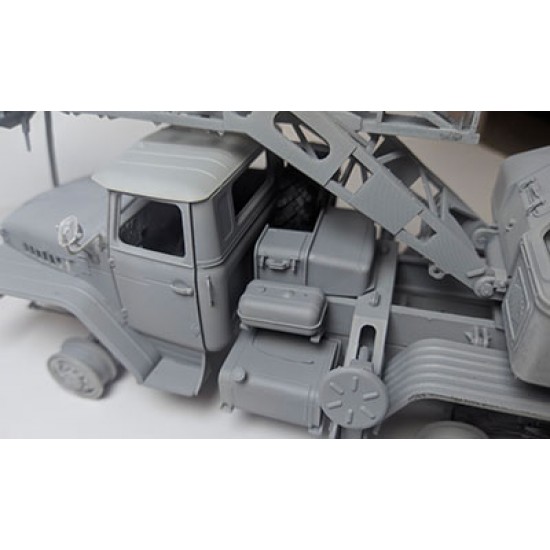 1/35 Ural 375D 8T210 Crane Conversion Set for Trumpeter kit 1/35 Ural 375D 8T210 Crane Conversion Set for Trumpeter kit