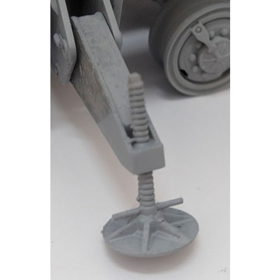 1/35 Ural 375D 8T210 Crane Conversion Set for Trumpeter kit 1/35 Ural 375D 8T210 Crane Conversion Set for Trumpeter kit