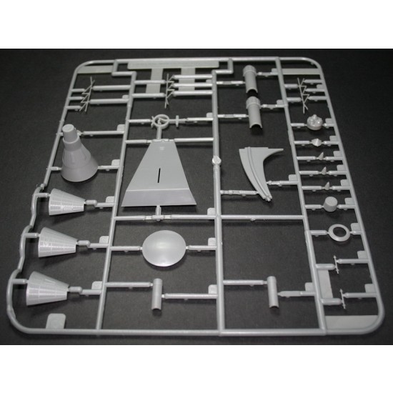 1/72 Spacecraft Series - Mercury Spacecraft (2 kits) 1/72 Spacecraft Series - Mercury Spacecraft (2 kits)