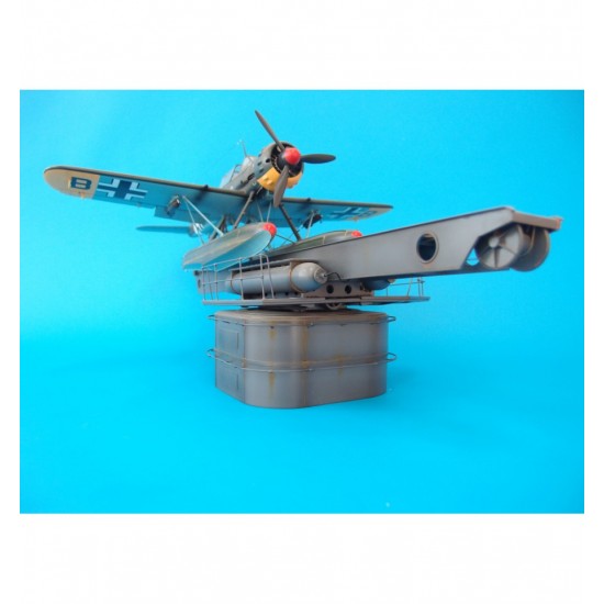 1/32 Ships Catapult for Arado Ar 196 1/32 Ships Catapult for Arado Ar 196