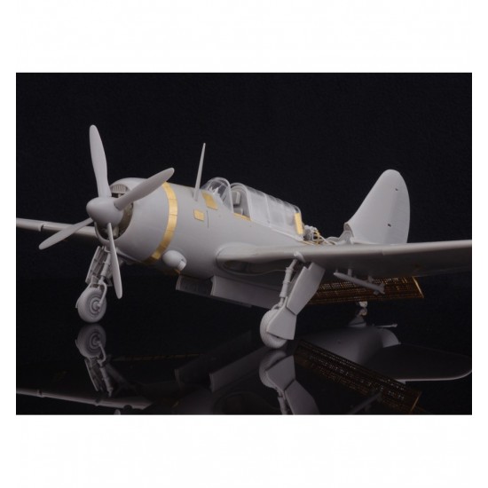 1/32 Curtiss SB2C-4 Helldiver 1/32 Curtiss SB2C-4 Helldiver