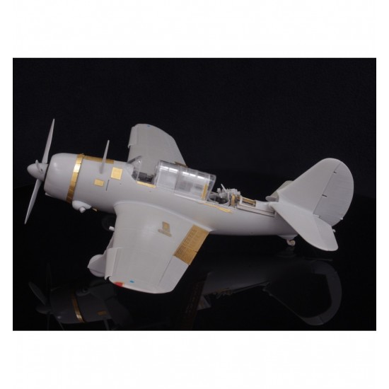 1/32 Curtiss SB2C-4 Helldiver 1/32 Curtiss SB2C-4 Helldiver