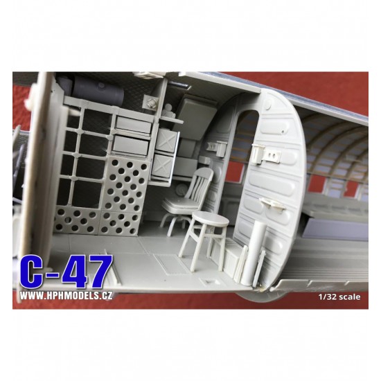 1/32 Douglas C-47 Skytrain (Laminate + Resin Kit) 1/32 Douglas C-47 Skytrain (Laminate + Resin Kit)