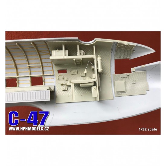 1/32 Douglas C-47 Skytrain (Laminate + Resin Kit) 1/32 Douglas C-47 Skytrain (Laminate + Resin Kit)