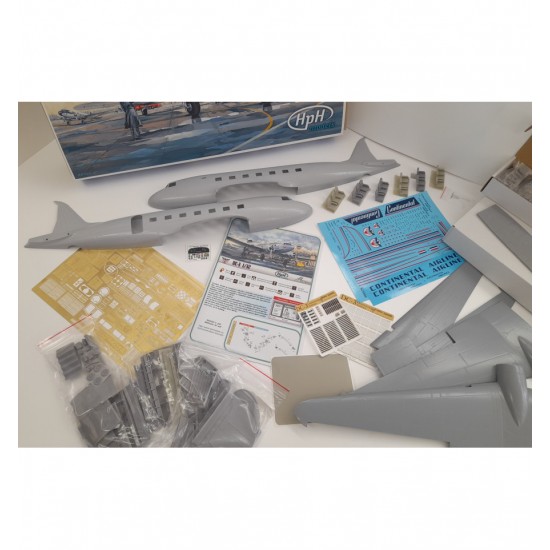 1/32 Douglas DC-3 Dakota with Highly Detailed Interior. Decals for Continental Airlines 1/32 Douglas DC-3 Dakota with Highly Detailed Interior. Decals for Continental Airlines