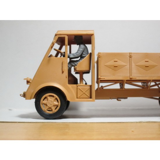 1/35 German Lastkraftwagen 3.5t AHN with Drivers 1/35 German Lastkraftwagen 3.5t AHN with Drivers