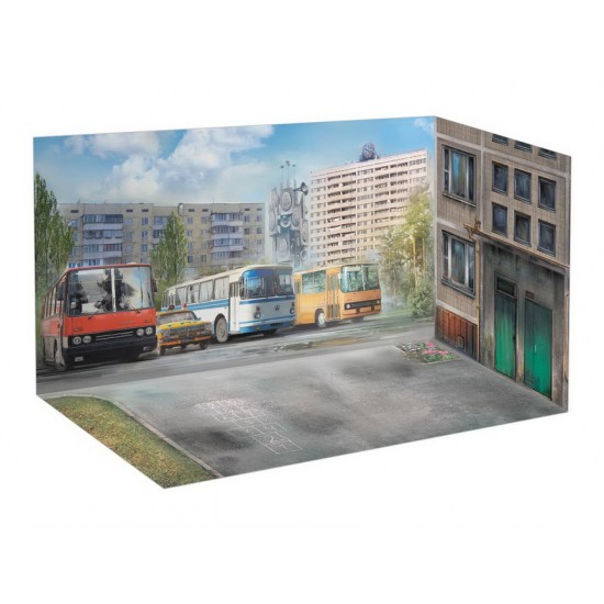 1/35 Chernobyl #5. Evacuation (4 adults, 1 child and luggage) 1/35 Chernobyl #5. Evacuation (4 adults, 1 child and luggage)