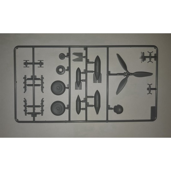 1/48 WWII German Bomber Heinkel He 111H-20 1/48 WWII German Bomber Heinkel He 111H-20