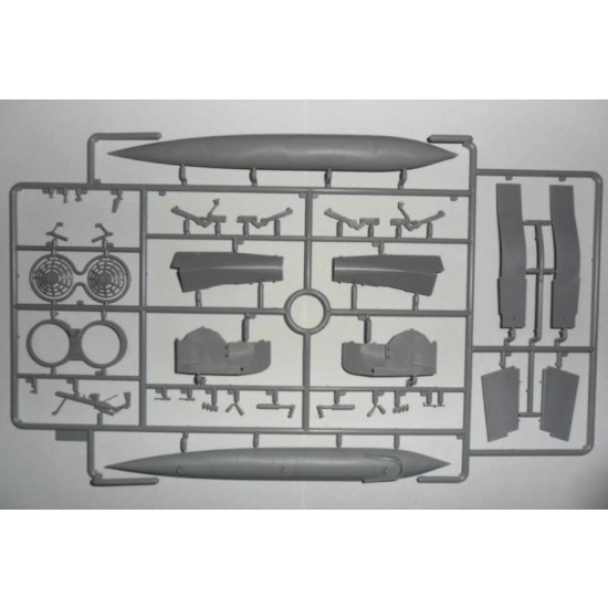 1/48 Soviet Reconnaissance Plane MiG-25 RB 1/48 Soviet Reconnaissance Plane MiG-25 RB