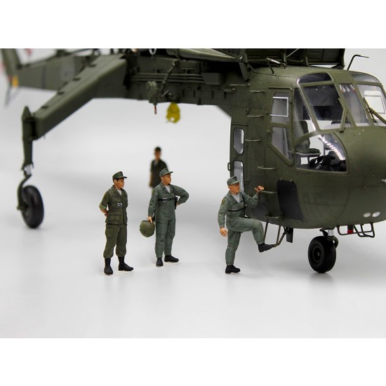 1/35 US Helicopter Pilots 1960s-1970s (4 figures) 1/35 US Helicopter Pilots 1960s-1970s (4 figures)