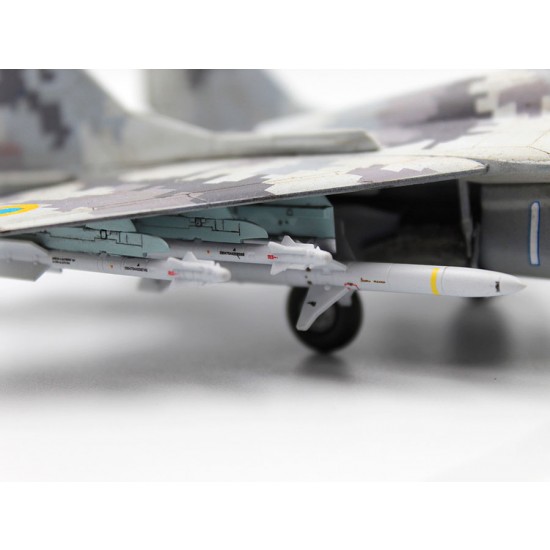 1/72 Ukrainian MiG-29 9-13 Fighter with HARM Missiles Radar Hunter 1/72 Ukrainian MiG-29 9-13 Fighter with HARM Missiles Radar Hunter