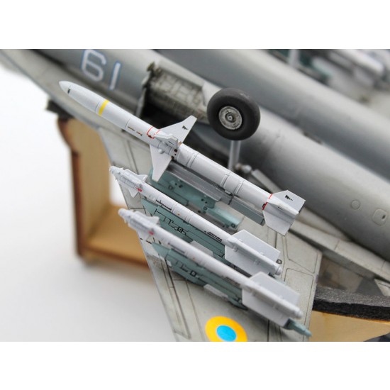 1/72 Ukrainian MiG-29 9-13 Fighter with HARM Missiles Radar Hunter 1/72 Ukrainian MiG-29 9-13 Fighter with HARM Missiles Radar Hunter
