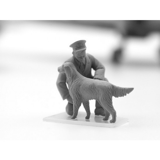 1/48 WWII RAF Airfield Spitfire IX, VII, Pilots & Ground Personnel (3 kits & 7 figures) 1/48 WWII RAF Airfield Spitfire IX, VII, Pilots & Ground Personnel (3 kits & 7 figures)
