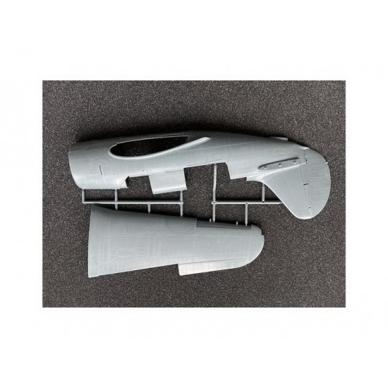 1/32 Curtiss SB2C-4 Helldiver Dive Bomber 1/32 Curtiss SB2C-4 Helldiver Dive Bomber