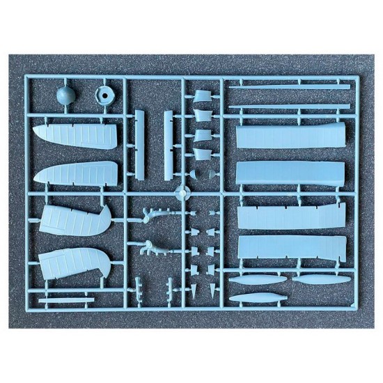 1/32 Aichi D3A1 Val Carrier-based Dive Bomber 1/32 Aichi D3A1 Val Carrier-based Dive Bomber