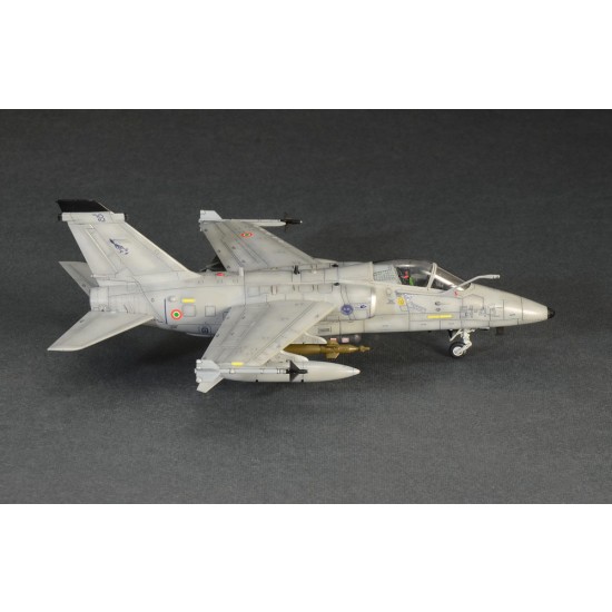 1/72 AMX Ghibli Single-engine Ground Attack Aircraft 1/72 AMX Ghibli Single-engine Ground Attack Aircraft
