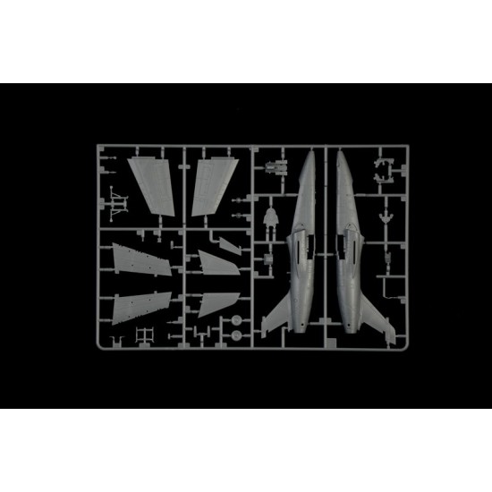 1/72 AMX-T Twin Seater Ground-attack Aircraft 1/72 AMX-T Twin Seater Ground-attack Aircraft