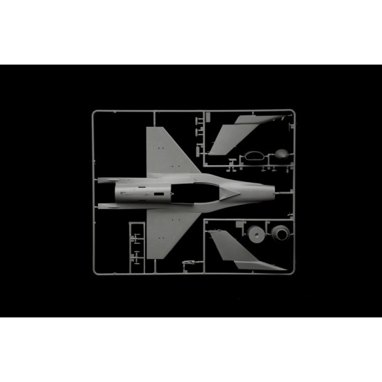 1/48 General Dynamics F-16C Fighting Falcon Multirole Fighter 1/48 General Dynamics F-16C Fighting Falcon Multirole Fighter