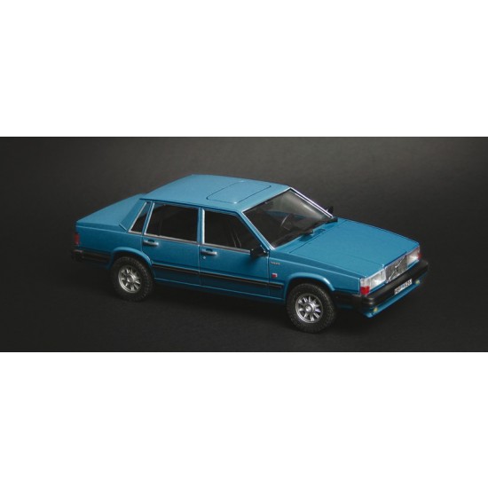 1/24 Volvo 760 GLE Car 1/24 Volvo 760 GLE Car