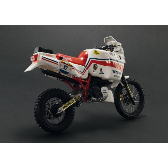 1/9 Yamaha Tenere 660cc 1986 Paris-Dakar Version 1/9 Yamaha Tenere 660cc 1986 Paris-Dakar Version