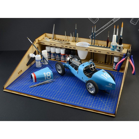 Workstation for Modelling (46cm x 39cm x12cm, A3 cutting mat included) Workstation for Modelling (46cm x 39cm x12cm, A3 cutting mat included)