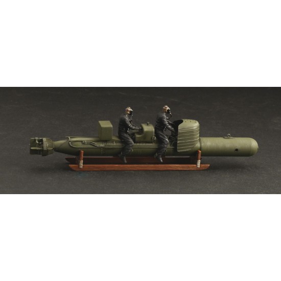 1/35 Slow Run Torpedo (SLC) Maiale with Crew 1/35 Slow Run Torpedo (SLC) Maiale with Crew