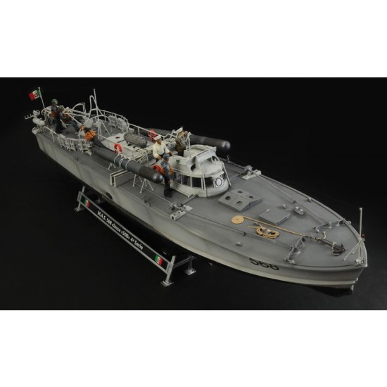 1/35 MAS 568 4a Series with Crew 1/35 MAS 568 4a Series with Crew