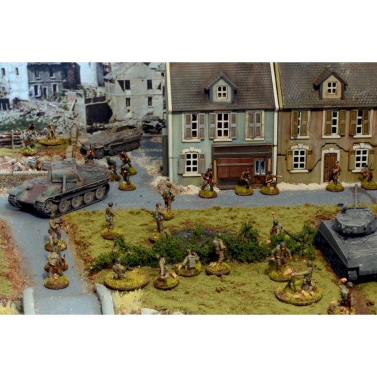 1/72 Operation Cobra 1944 Battle Diorama Set (64 Figures+4 Armour+2 French Houses) 1/72 Operation Cobra 1944 Battle Diorama Set (64 Figures+4 Armour+2 French Houses)
